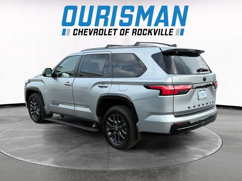 Used 2025 Toyota Sequoia Platinum AWD/4WD image 4