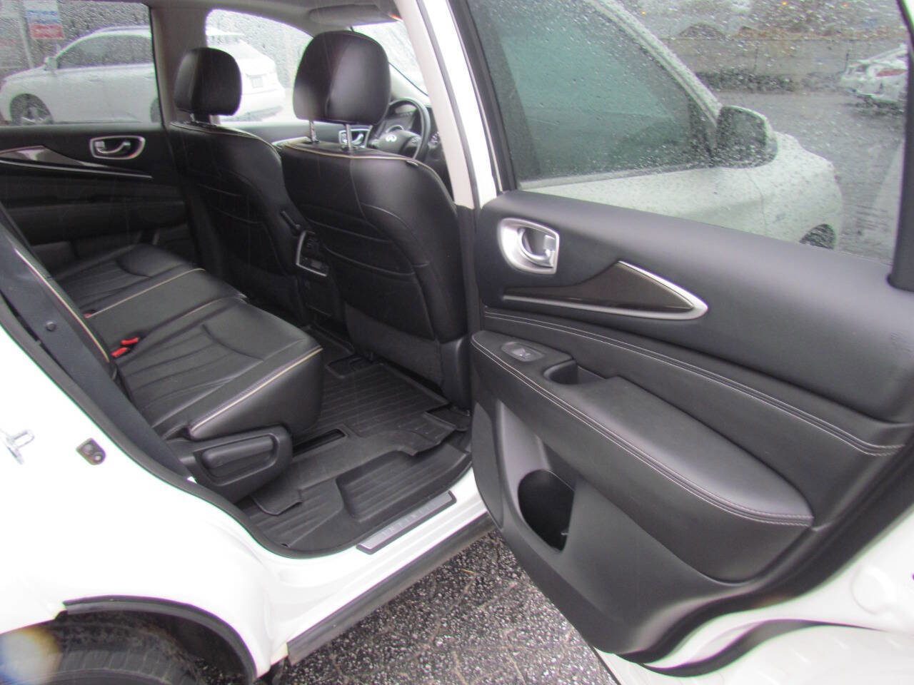 Used 2017 INFINITI QX60 Luxe image 16