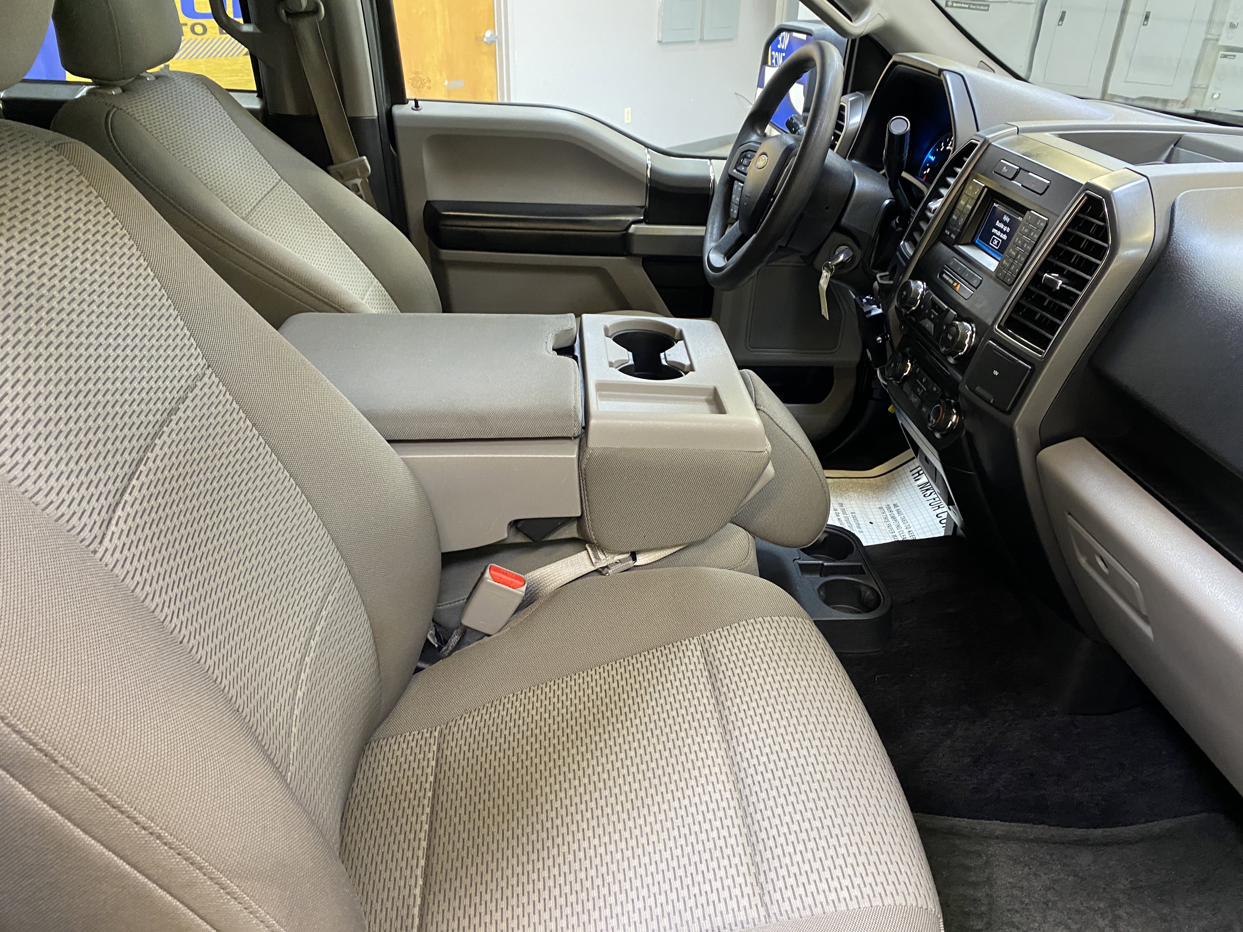 Used 2017 Ford F150 XLT image 24