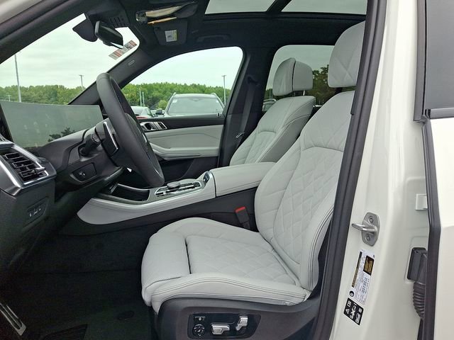 New 2026 BMW X5 M60i w/ Parking Assistance Package image 10