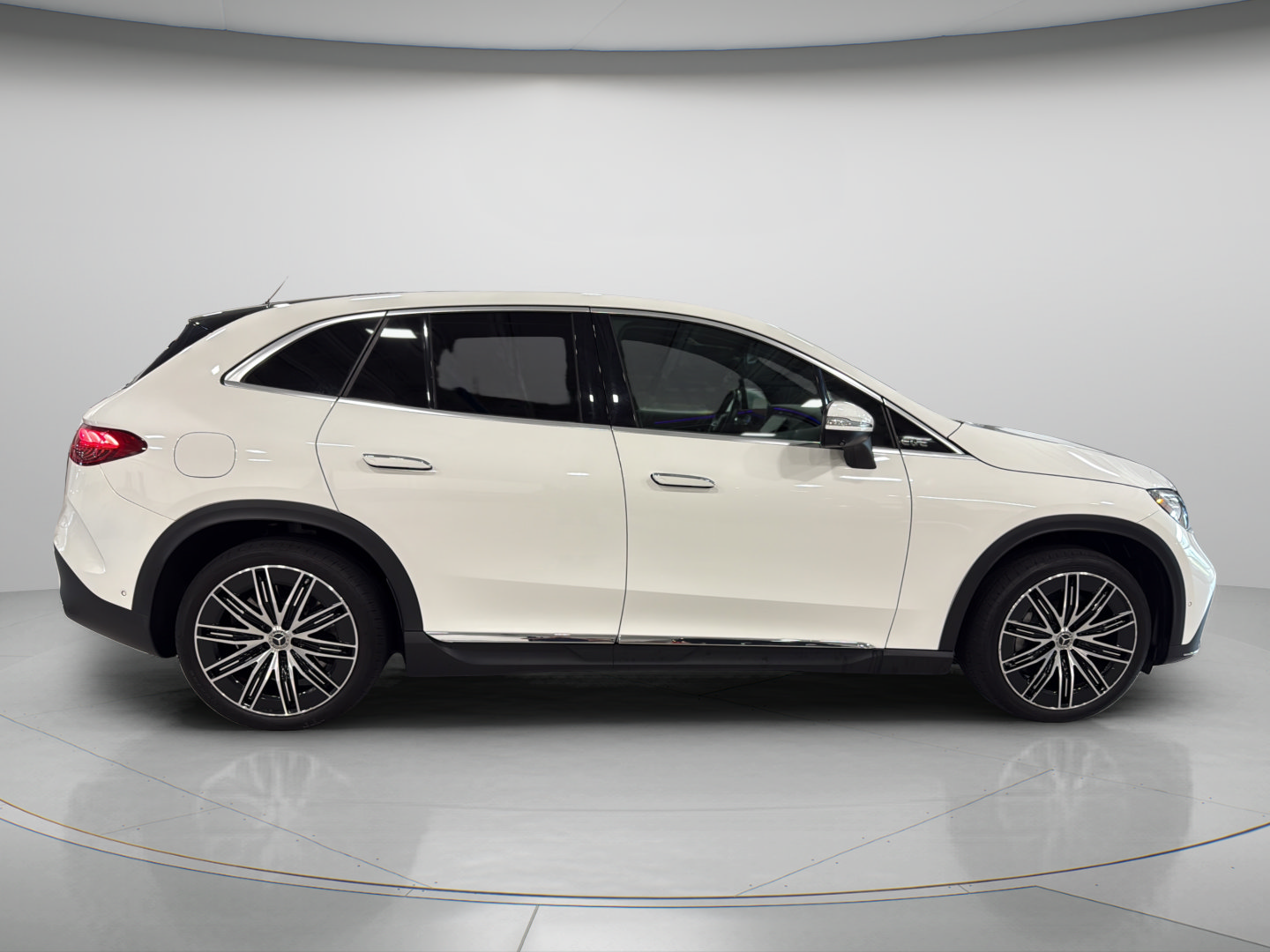 Certified 2023 Mercedes-Benz EQE 500 4MATIC SUV image 6