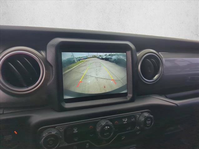 Used 2018 Jeep Wrangler Unlimited Sahara image 8