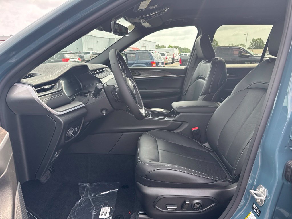 New 2026 Jeep Grand Cherokee Limited AWD/4WD image 4