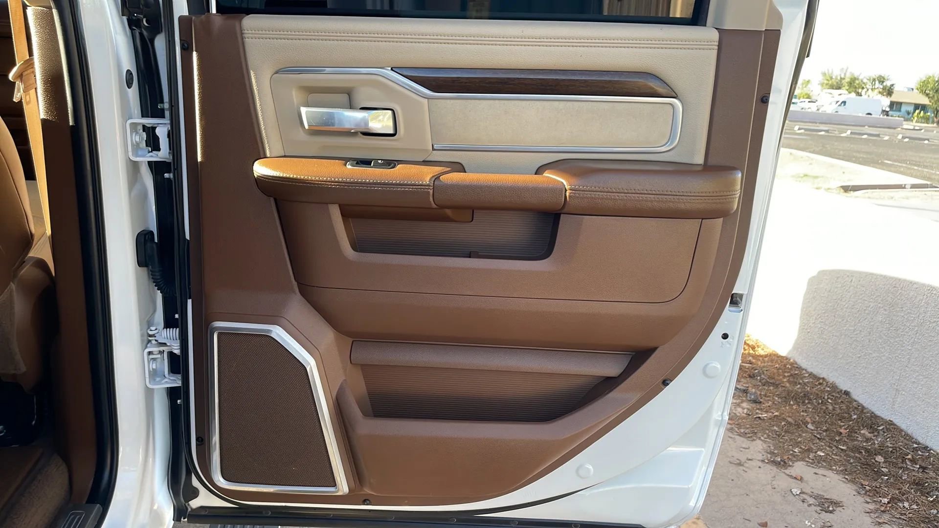 Used 2022 RAM 3500 Laramie image 10