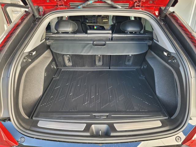 Certified 2025 Cadillac Optiq Sport 2 w/ LPO, Floor Liner Package AWD/4WD image 26