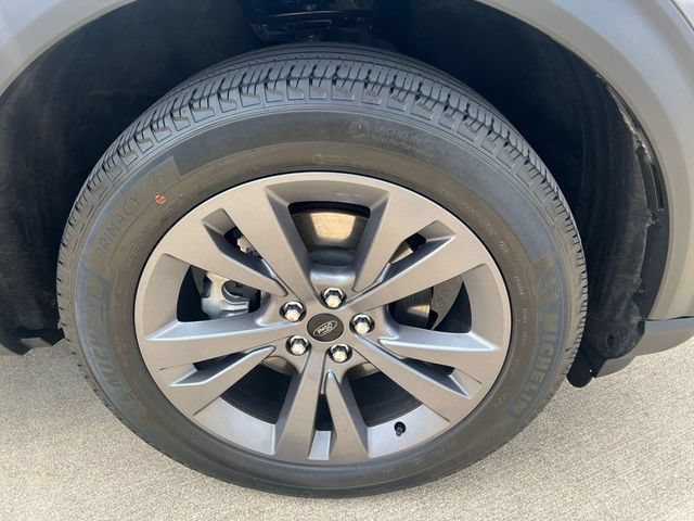 Used 2022 Ford Explorer XLT w/ Equipment Group 202A AWD/4WD image 24