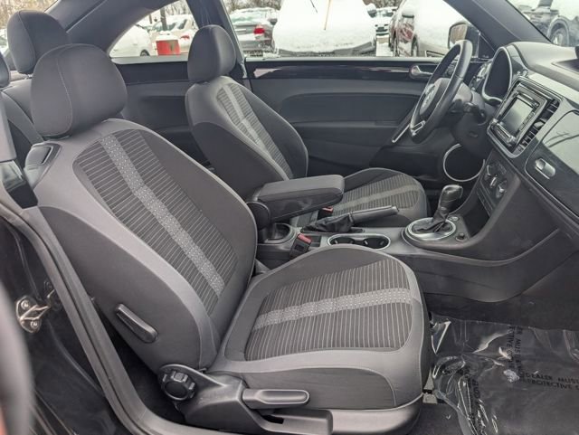 Used 2013 Volkswagen Beetle 2.0T FWD image 18