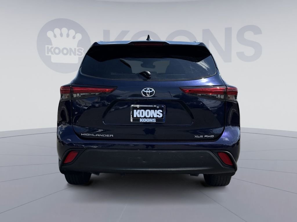 Used 2023 Toyota Highlander XLE AWD/4WD image 5