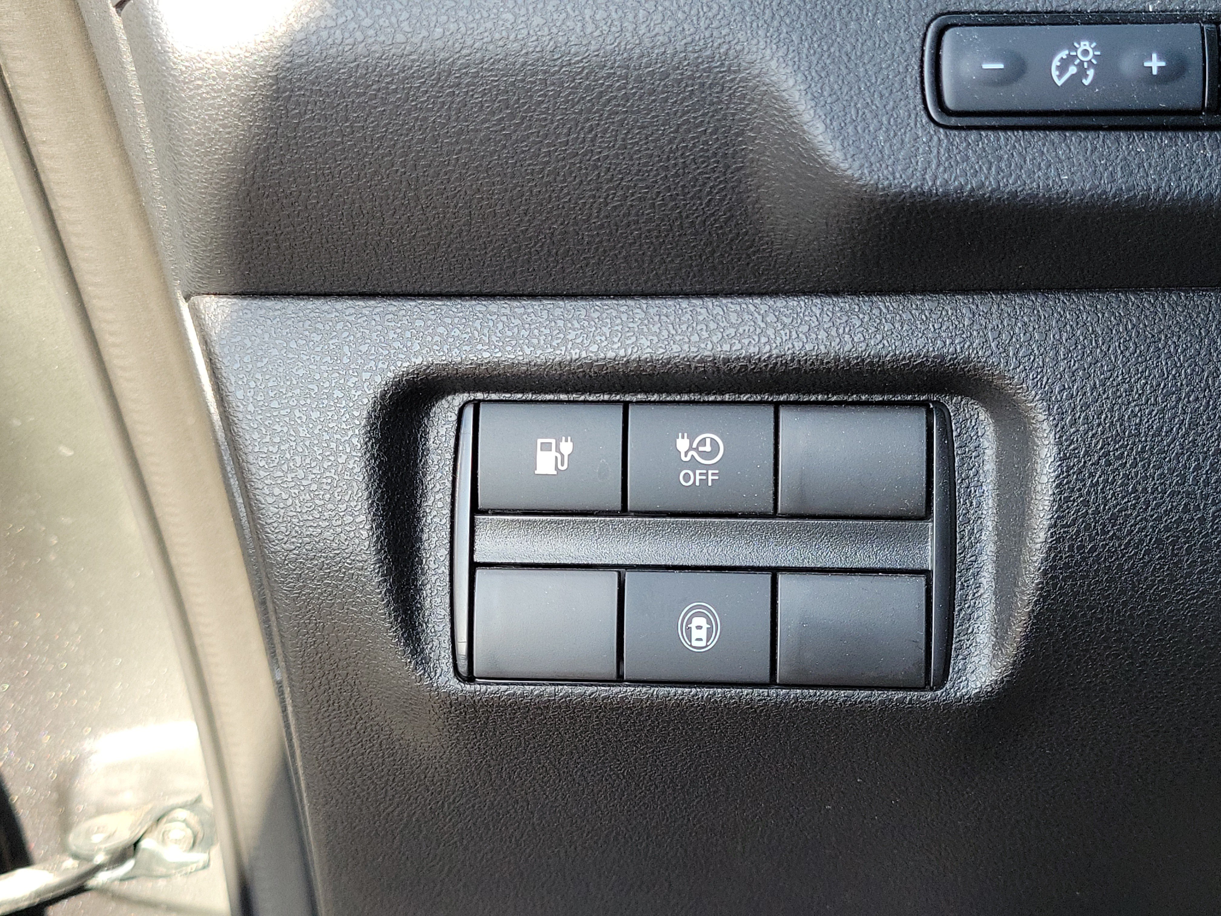 Used 2025 Nissan Leaf S FWD image 16