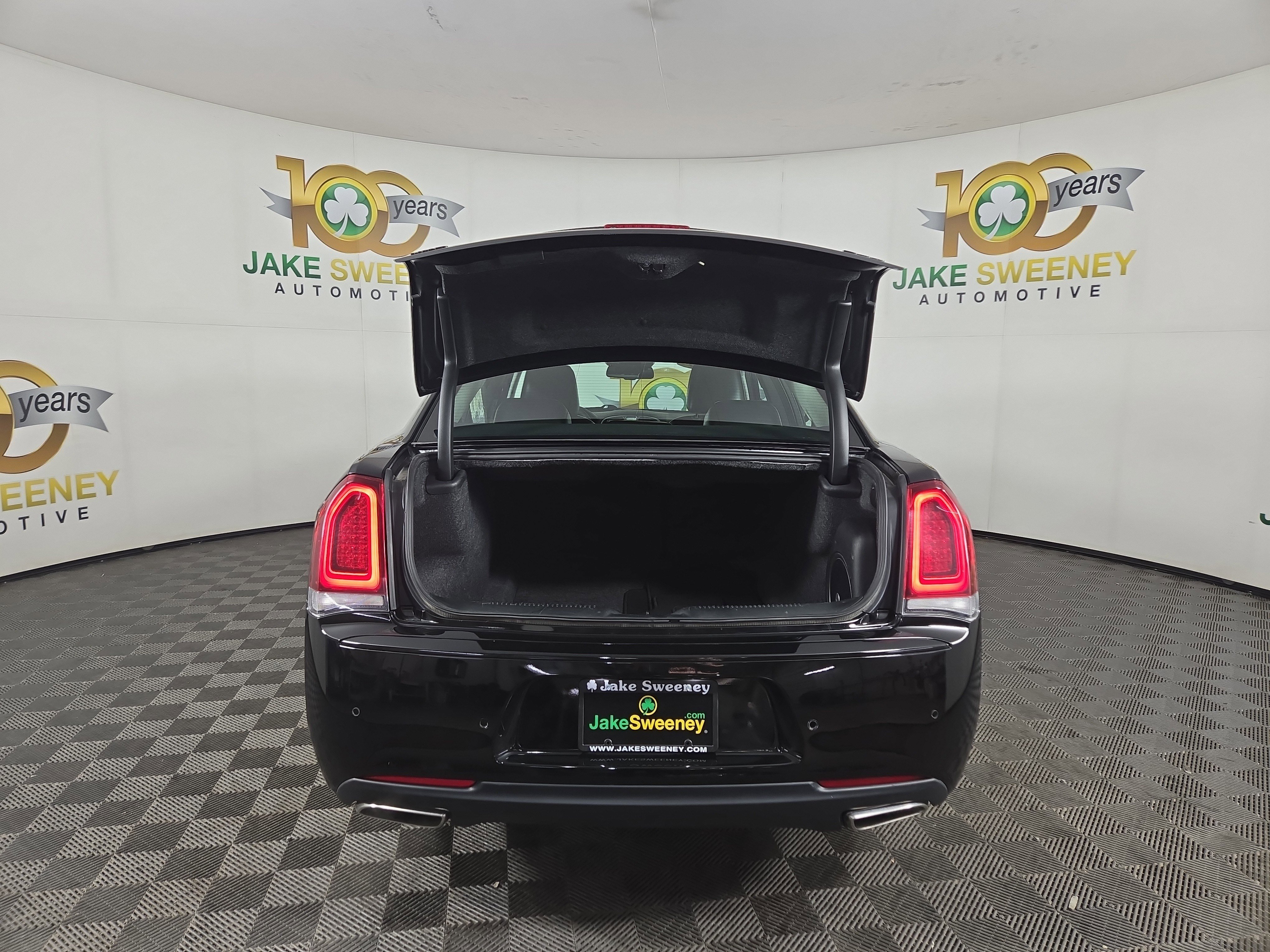 Used 2023 Chrysler 300 Touring L w/ Popular Equipment Group image 33