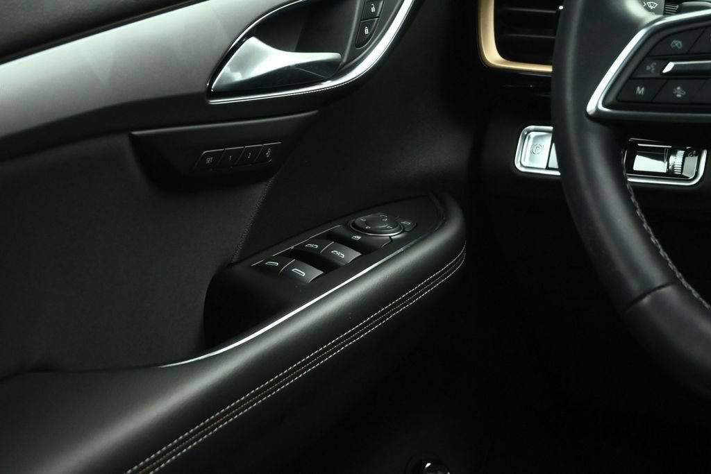 Used 2025 Buick Envision Sport Touring AWD/4WD image 41