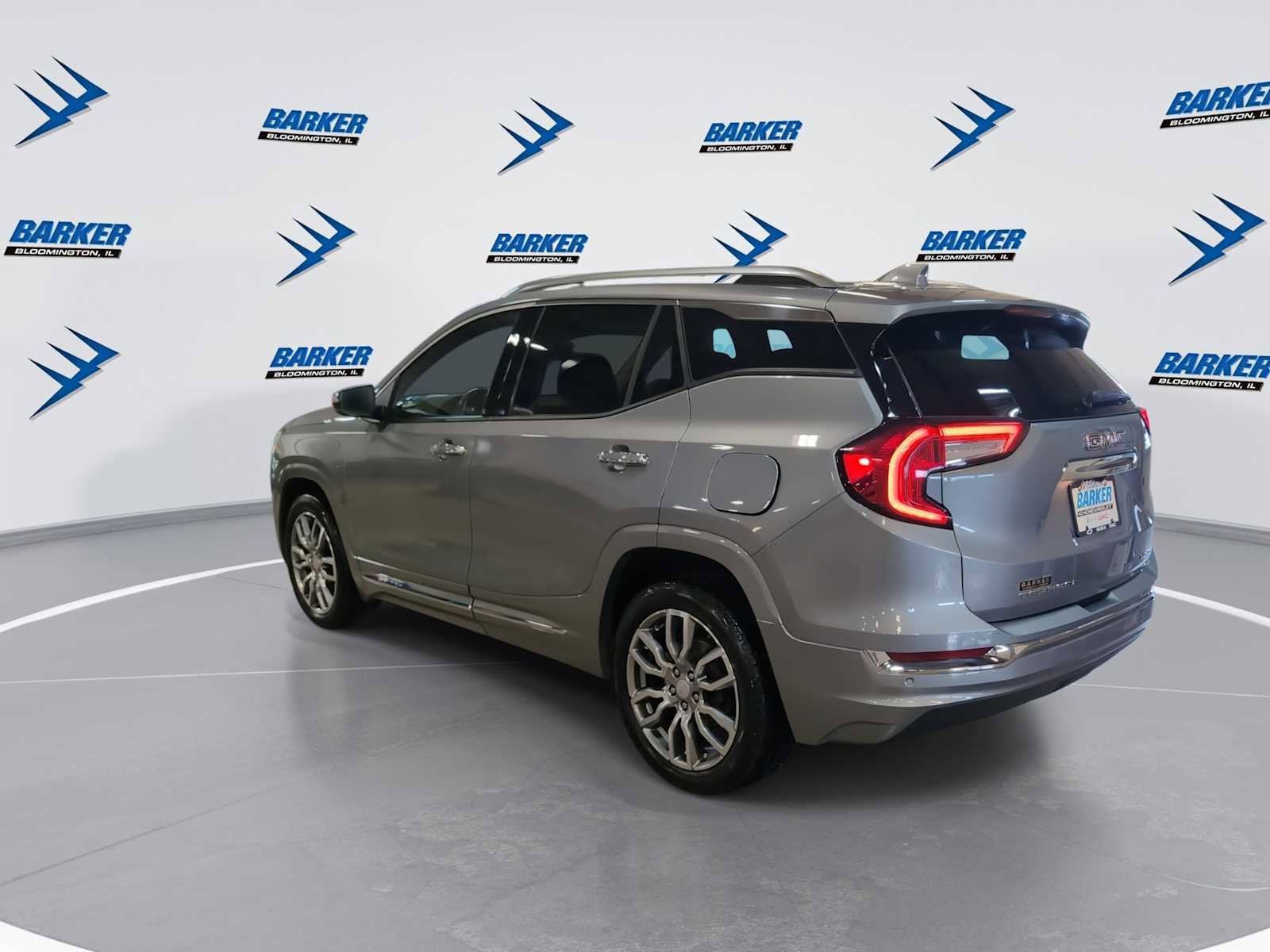 Used 2023 GMC Terrain Denali w/ Denali Premium Package image 6