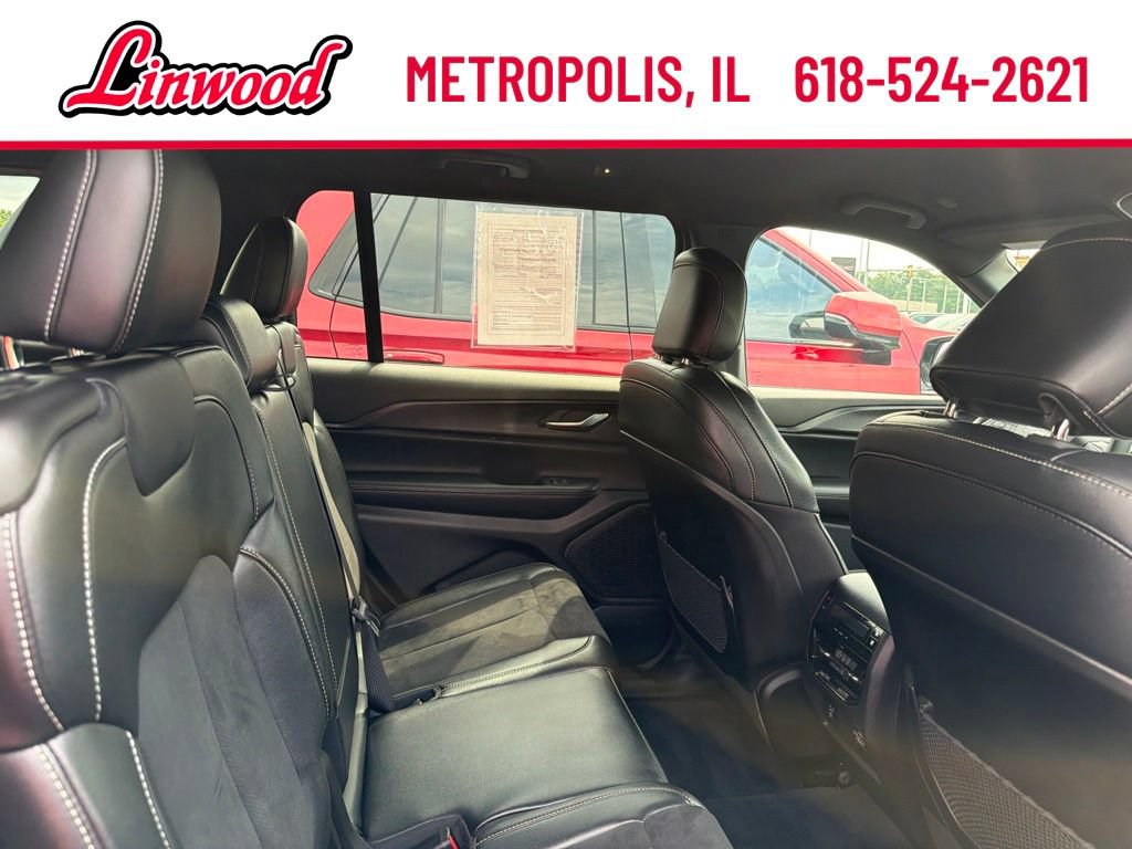 Used 2024 Jeep Grand Cherokee L Laredo AWD/4WD image 10