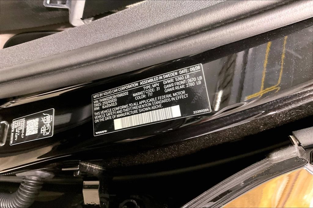 New 2027 Volvo XC60 B5 Plus AWD/4WD image 8