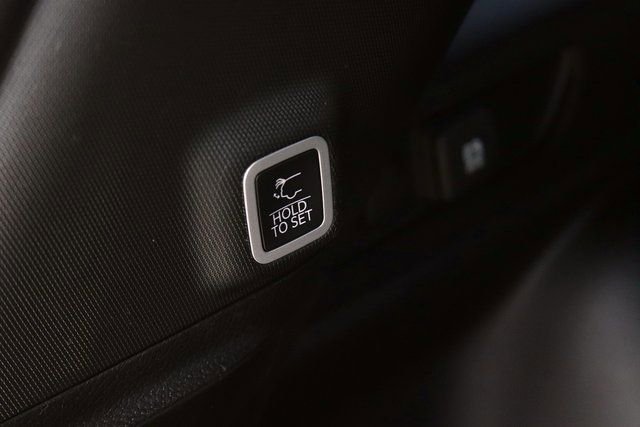 Used 2024 Jeep Grand Cherokee Altitude AWD/4WD image 13