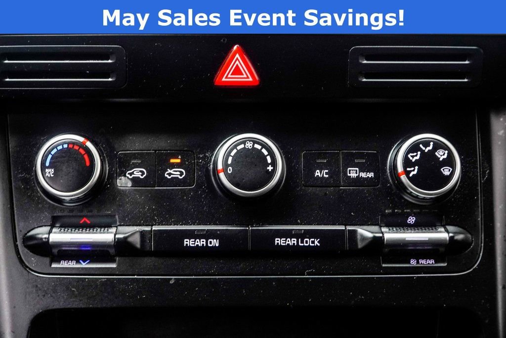 Used 2024 Kia Carnival LX FWD image 20