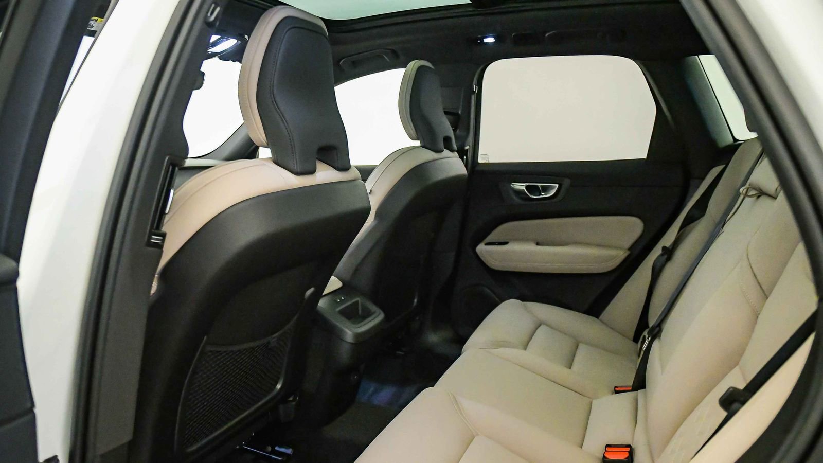 Certified 2026 Volvo XC60 B5 Plus w/ Protection Package Premier AWD/4WD image 19