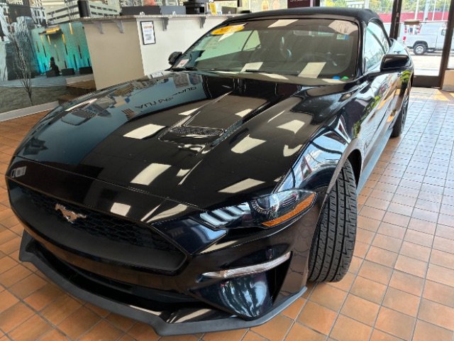 Used 2020 Ford Mustang Premium image 7