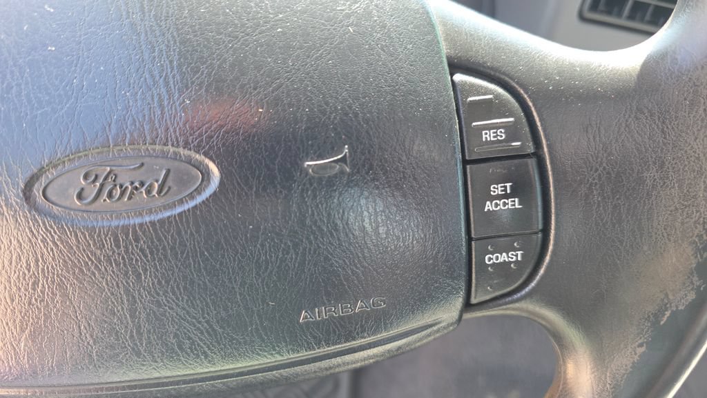 Used 1999 Ford F250 XLT RWD image 15