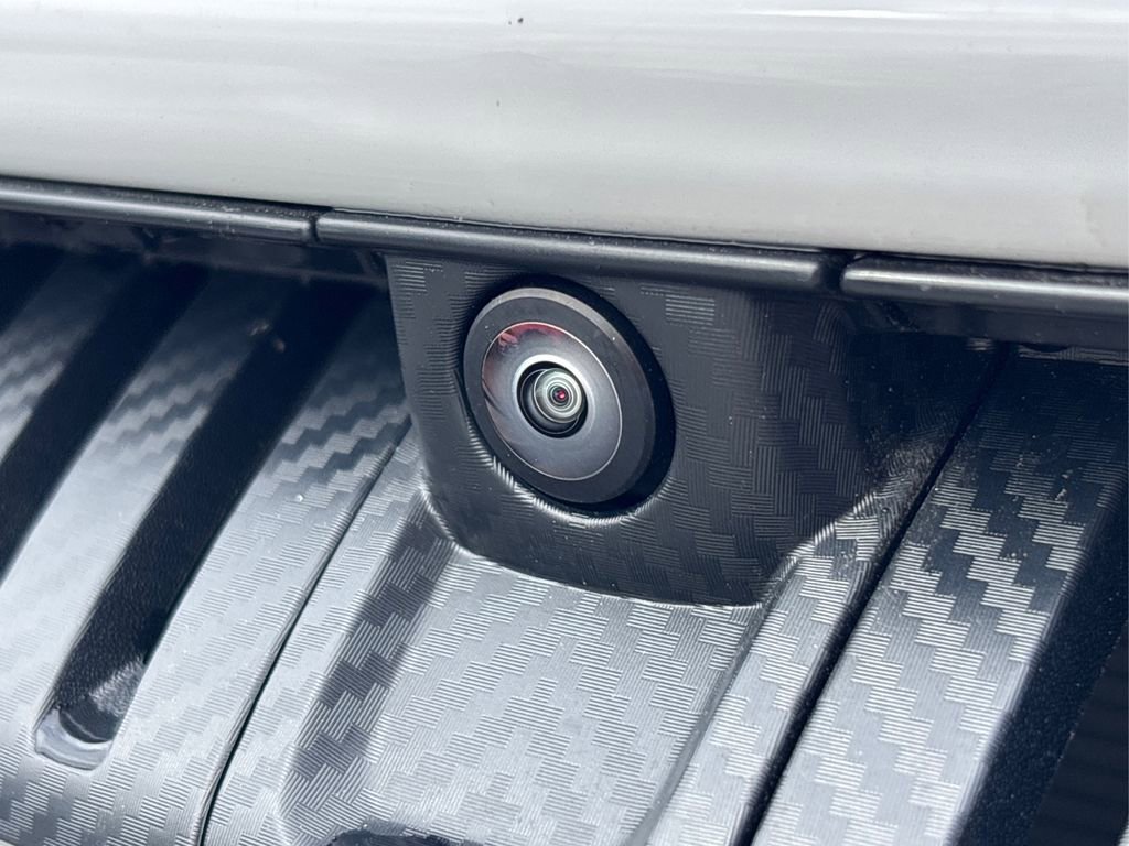 Used 2025 Chevrolet Equinox EV LT w/ Convenience Package II image 17