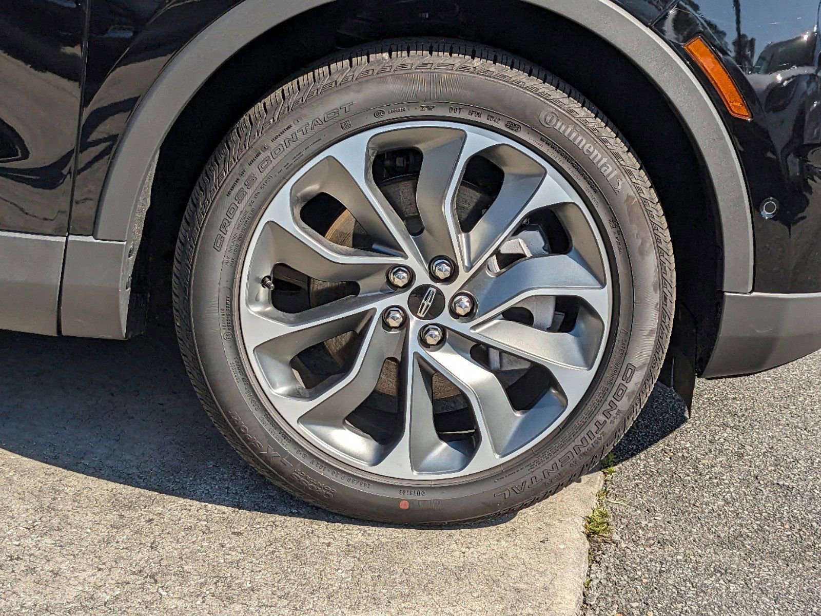 Certified 2023 Lincoln Nautilus Reserve w/ Equipment Group 201A image 13