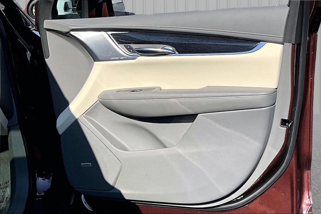 Used 2022 Cadillac XT6 Premium Luxury w/ Technology Package image 28