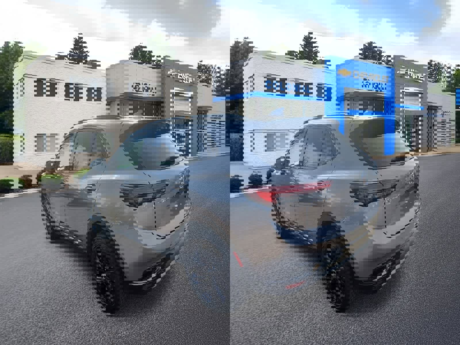 Used 2022 Buick Envision Essence w/ Technology Package II image 5