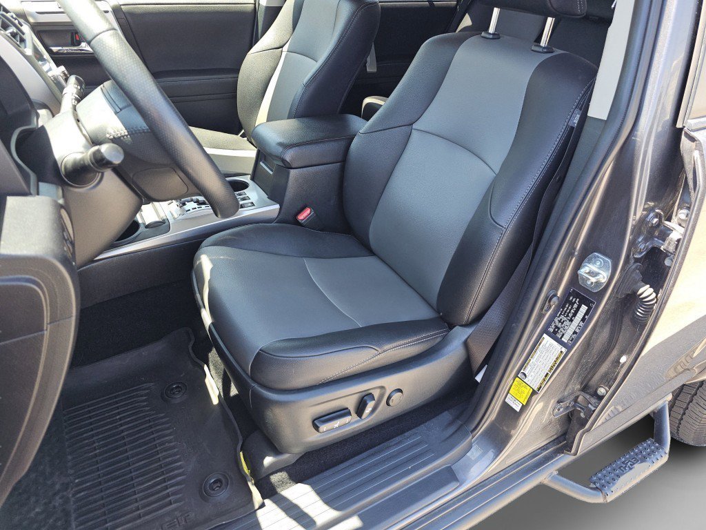 Used 2022 Toyota 4Runner SR5 Premium AWD/4WD image 29