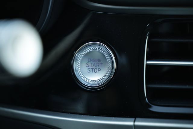 Certified 2025 Genesis G70 2.5T image 36