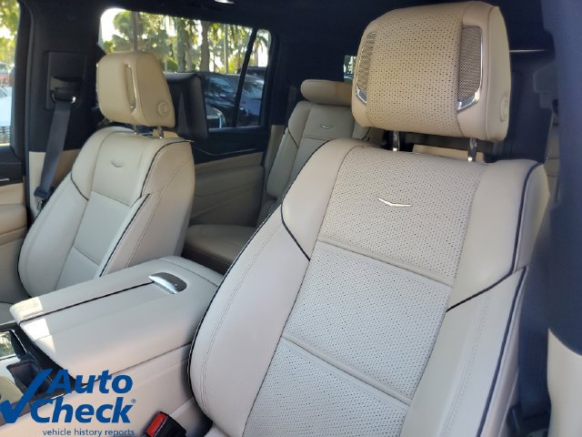 Used 2024 Cadillac Escalade ESV Premium Luxury RWD image 20