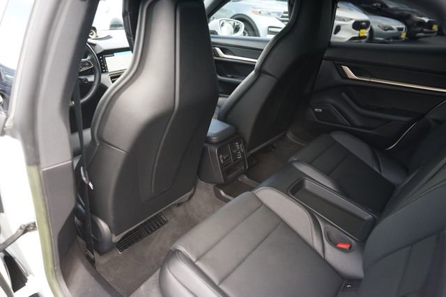 Used 2022 Porsche Taycan RWD image 12