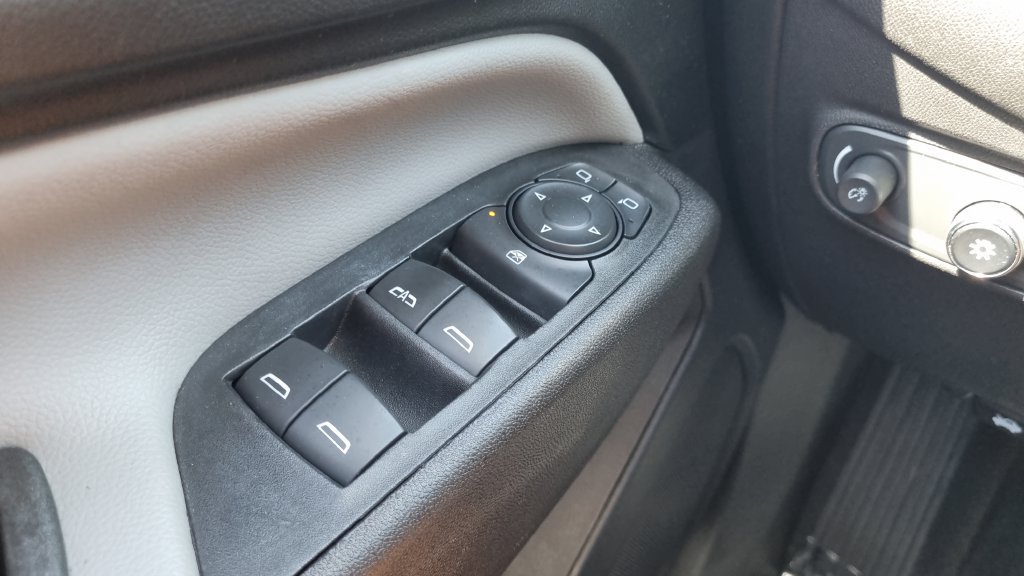 Used 2020 Chevrolet Equinox LS w/ LS Convenience Package FWD image 20