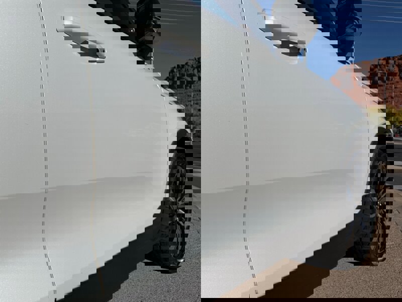 Used 2021 Volvo XC40 P8 Recharge image 30