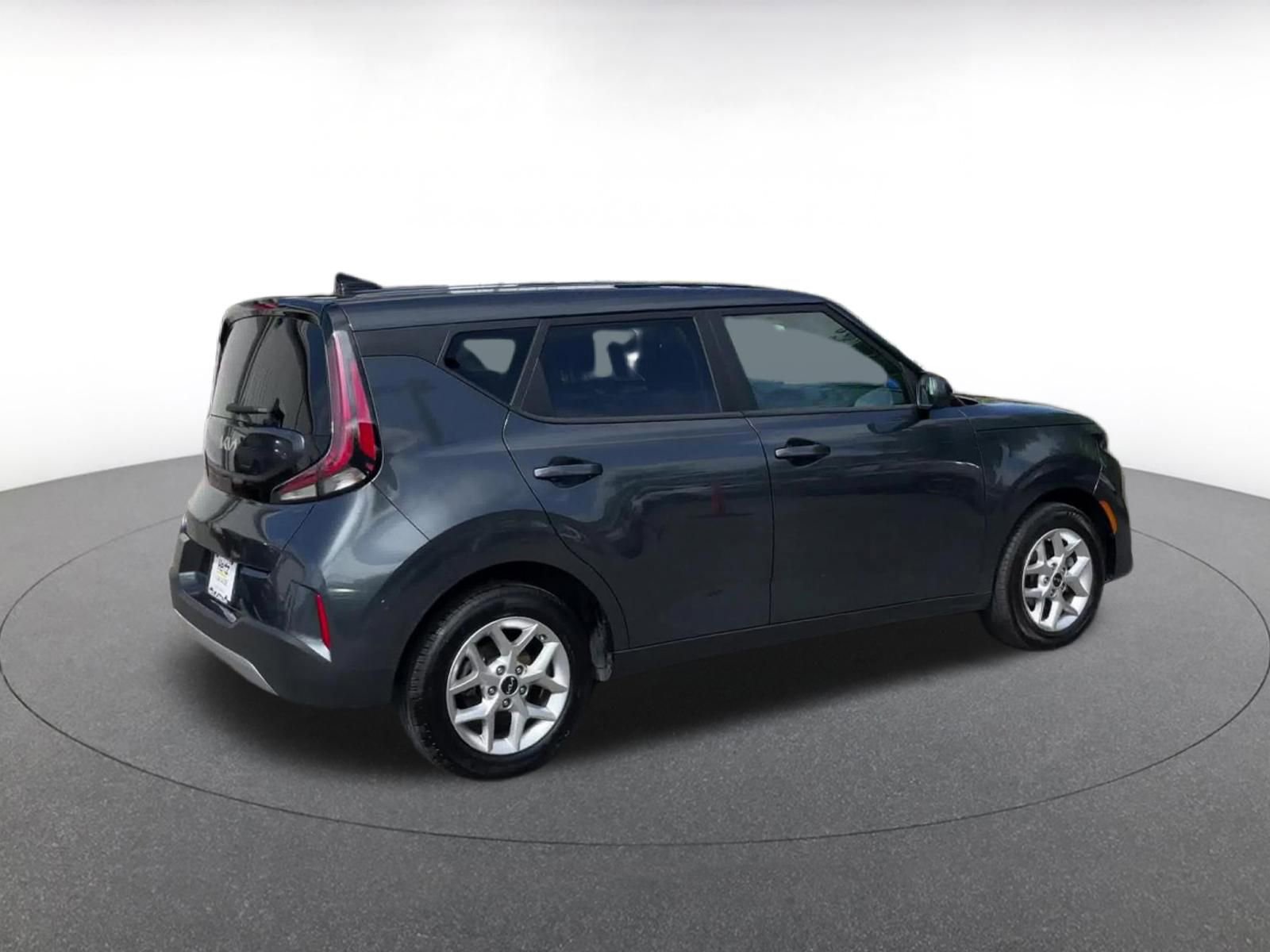 Used 2025 Kia Soul LX w/ LX Technology Package FWD image 14