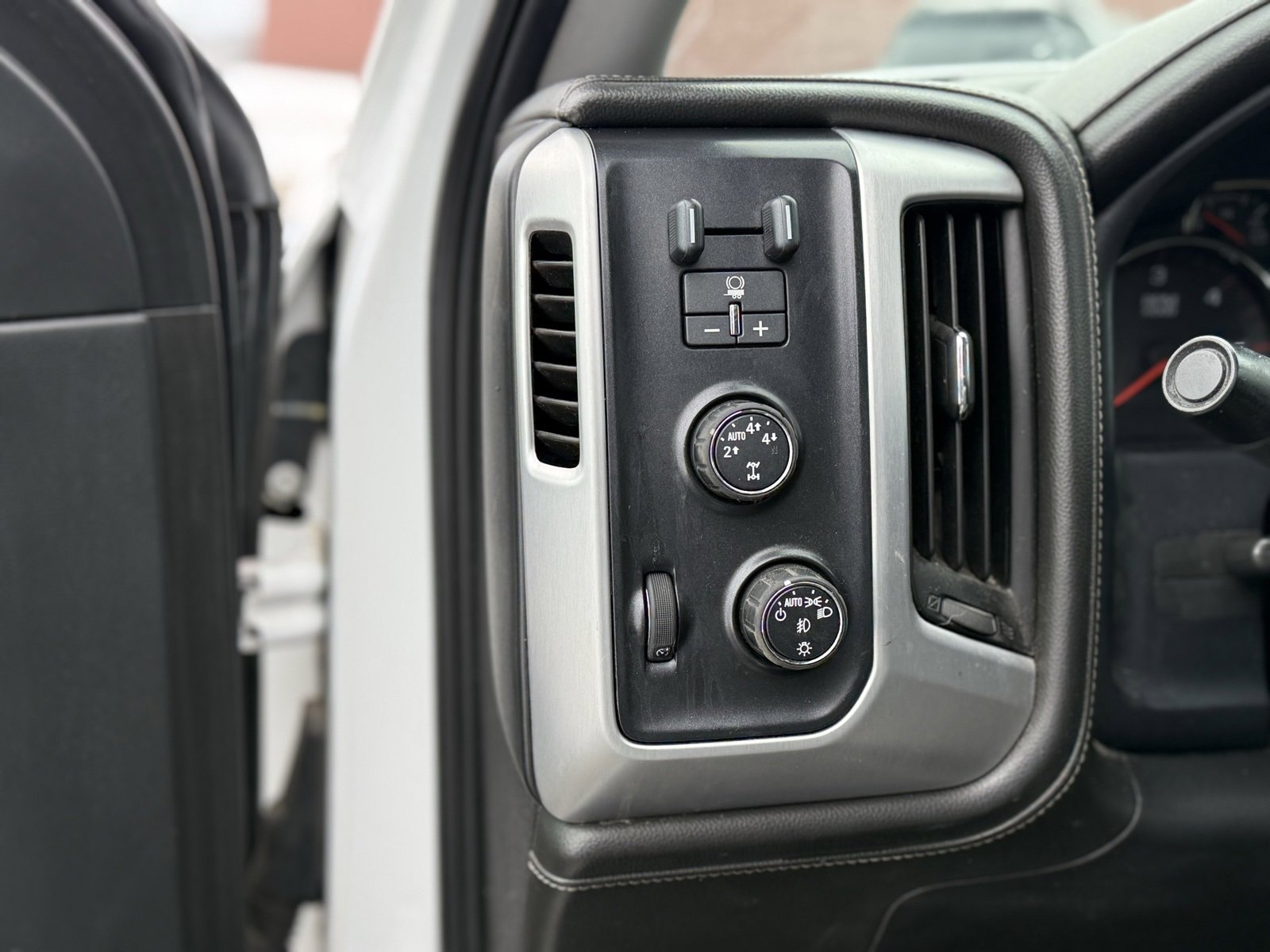 Used 2016 GMC Sierra 1500 SLT w/ SLT Premium Package image 27