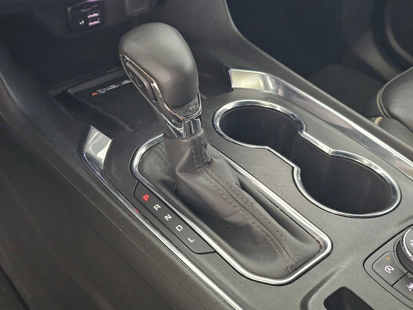 Used 2023 Chevrolet Traverse Premier image 32