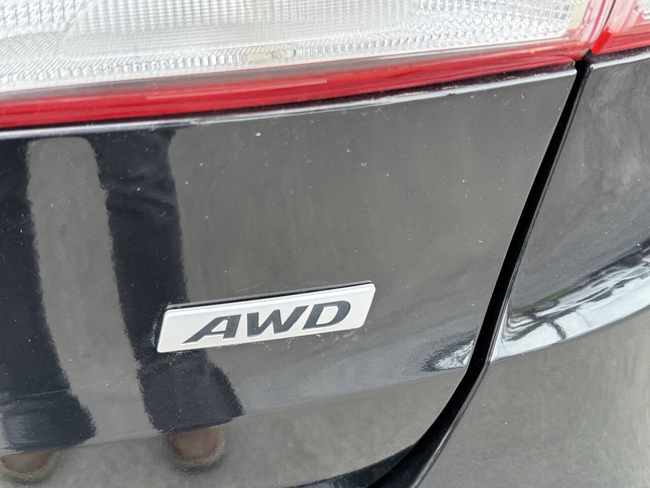 Used 2017 Hyundai Santa Fe SE AWD/4WD image 25