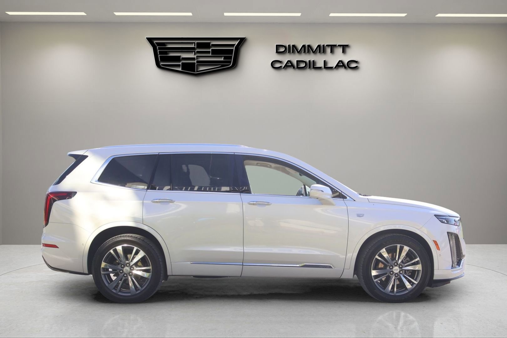 Used 2020 Cadillac XT6 Premium Luxury FWD image 6