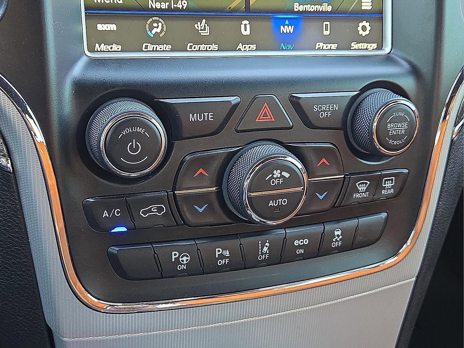 Used 2018 Jeep Grand Cherokee SRT w/ Trailer Tow Group IV image 19