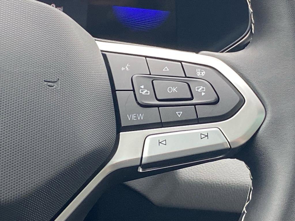 Certified 2023 Volkswagen Taos SE w/ Panoramic Sunroof Package image 8