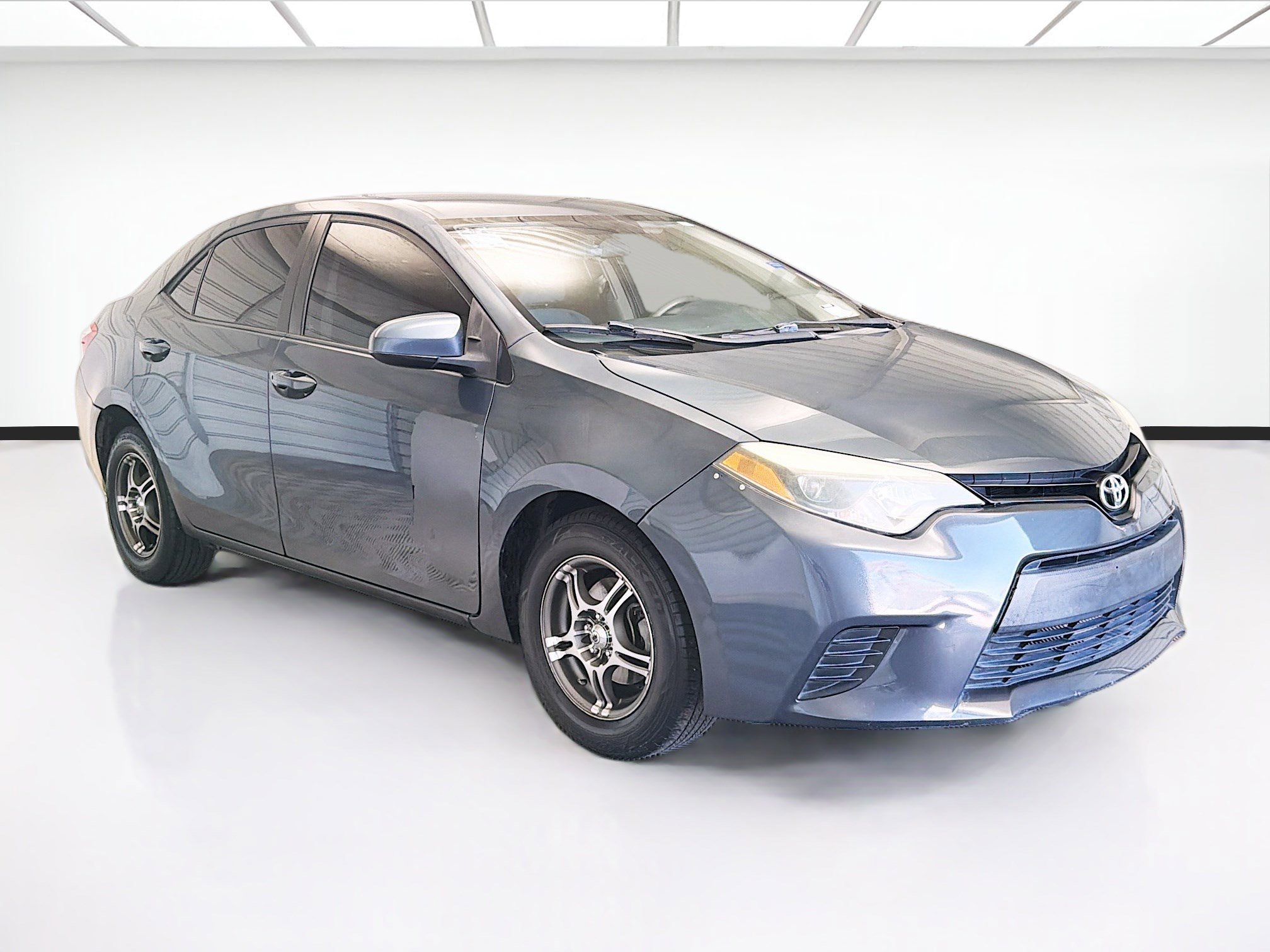 Used 2015 Toyota Corolla L image 3