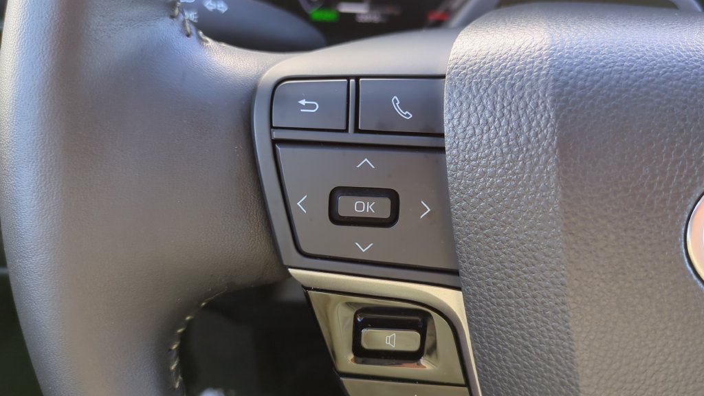 Used 2025 Toyota Camry XLE w/ Premium Plus Package FWD image 20