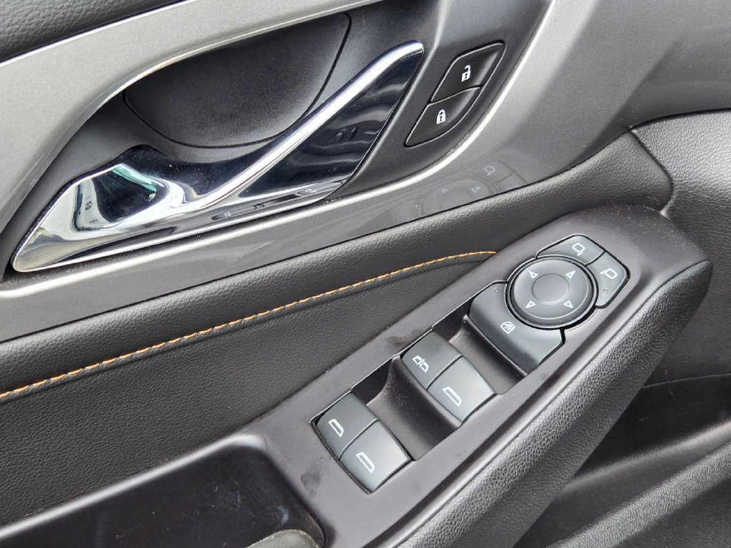 Used 2019 Chevrolet Traverse RS w/ LPO, 'HIT The Road' Package AWD/4WD image 15