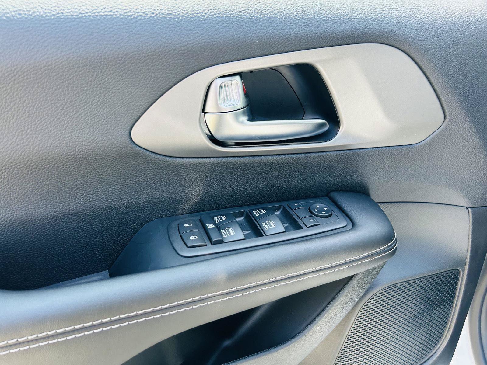 New 2027 Chrysler Pacifica LX FWD image 13