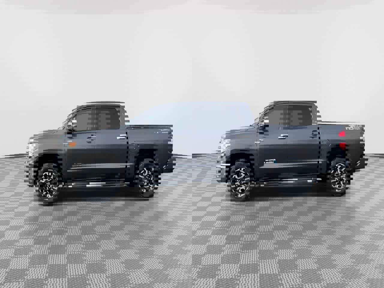 Used 2017 Toyota Tundra Limited w/ Limited Premium Package image 5