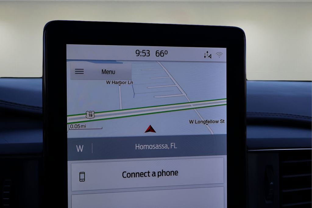 Used 2021 Ford Explorer King Ranch w/ Premium Technology Package image 25