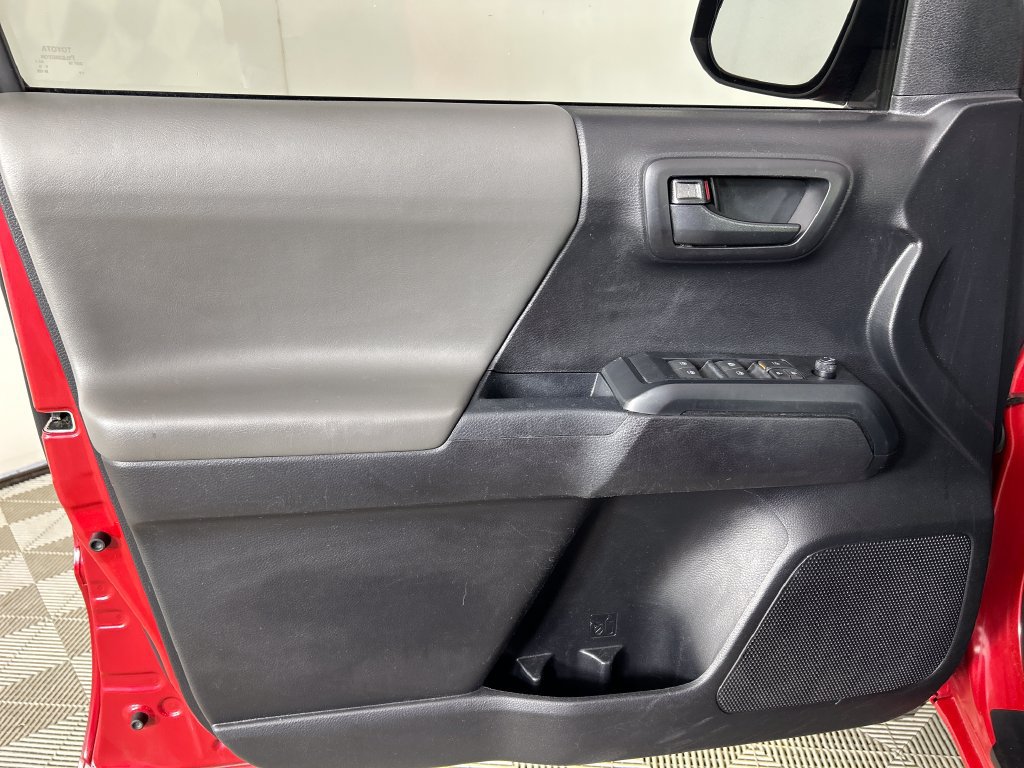 Used 2021 Toyota Tacoma SR AWD/4WD image 12