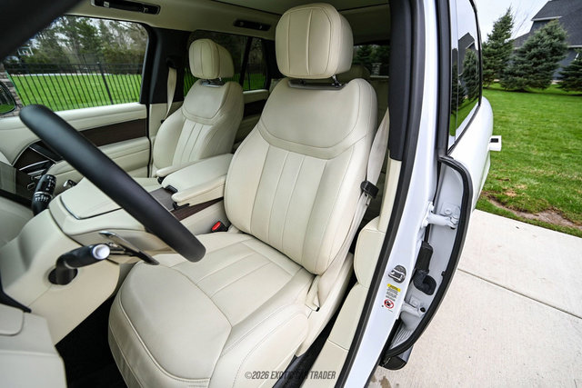 Used 2025 Land Rover Range Rover SE image 48