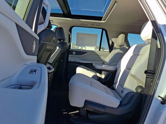 New 2026 Lincoln Navigator L Reserve w/ Jet Appearance Package image 5