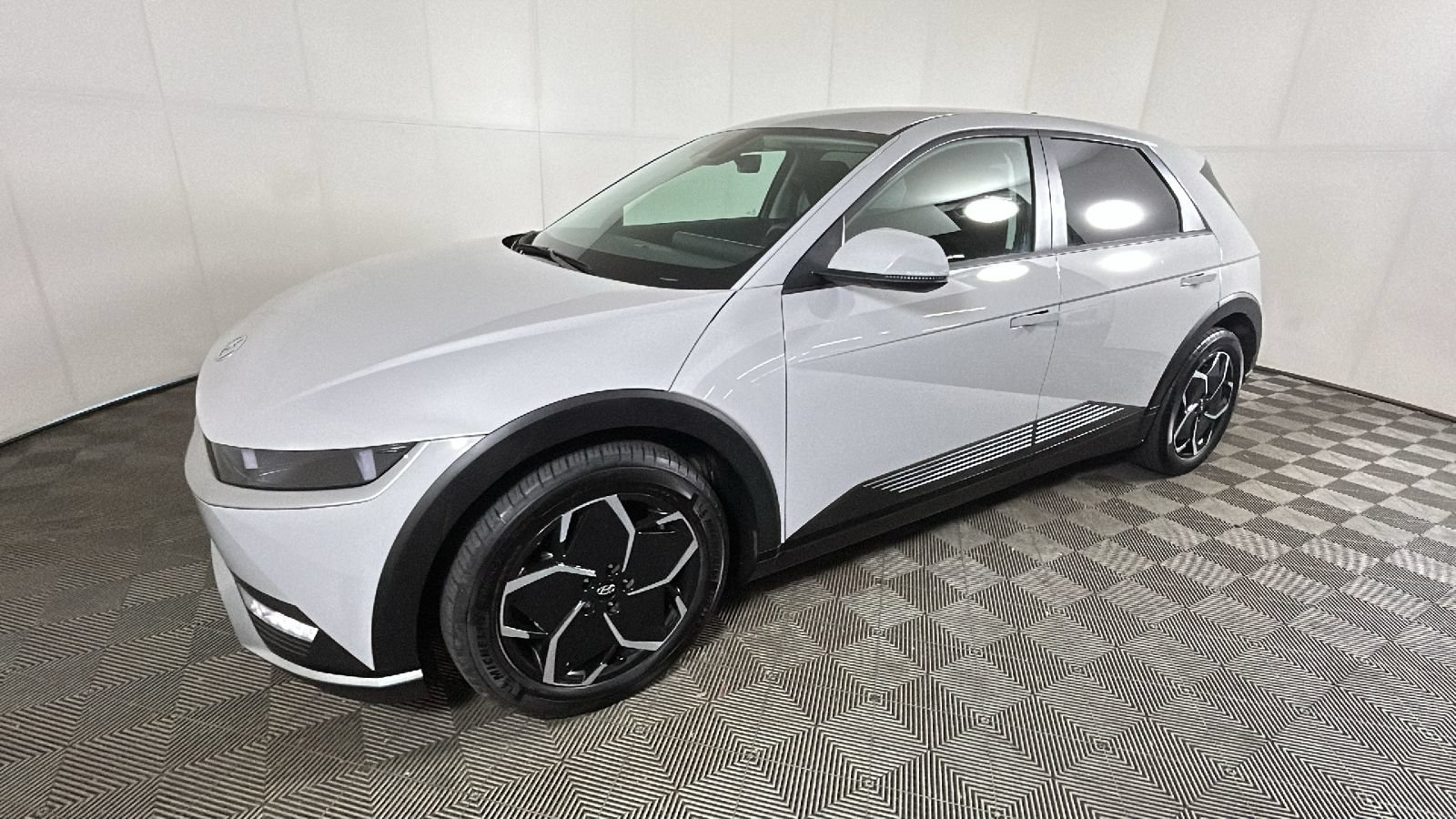 Used 2024 Hyundai Ioniq 5 SEL AWD/4WD image 8
